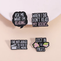 Broches personnalisées en émail motif chien mignon - Bijoux à thème animal - Cadeau pour le Nouvel An, la remise des diplômes et plus encore pour enfants et amis - Broches sur le thème des livres