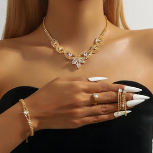 Collar de Cobre Romántico al por Mayor y Conjunto Completo de Joyería con Pulsera, Pendientes y Anillo Bañados en Oro - Product Image 2