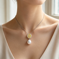 Liontin Mutiara Air Tawar Berlapis Perak Kelas AAA Mewah dengan Batu CZ Kuning 8-9mm Desain Bunga Romantis Bentuk Beras