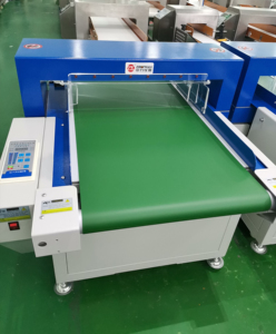 เครื่องตรวจจับเข็มแบบสายพานลำเลียง รุ่น ZL-4003 สำหรับตรวจจับโลหะแตกหักในเส้นทางการผลิตเสื้อผ้าและสิ่งทอแบบอัตโนมัติ - Product Image 2