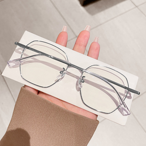 Kính lọc ánh sáng màu xanh đa giác titan siêu nhẹ Khung kính mắt thời trang cận thị theo toa Máy tính chơi game quang học - Product Image 5