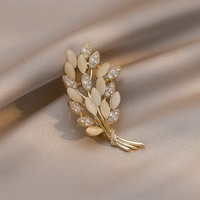 Hermosos Broches de Flores de Perlas, Broches de Diseño Personalizados de Aleación Chapada en Oro con Cristales de Estrás para Mujer