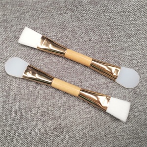 Brosse à masque à double extrémité avec logo personnalisé Brosse à masque de boue pour cheveux doux pour salons de beauté - Product Image 3