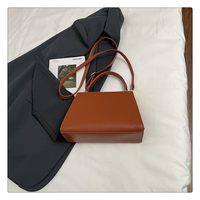 Sac à main matelassé à poignée supérieure avec fermoir métallique et rabat diamanté, structuré, pour femme, idéal pour le bureau, les soirées et l'usage quotidien
