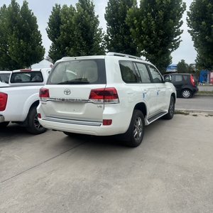 Land Cruiser GXR V6 Usato, SUV Fuoristrada, 7 <span class=keywords><strong>Posti</strong></span> con Abitacolo Spazioso, Robusto e Durevole, Ideale per Guida su Lunghe Distanze - Product Image 3