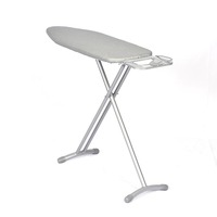 Planche à repasser EASTON extra stable à double support en V, construction tubulaire argentée, table à repasser pour hôtel avec embouts antidérapants