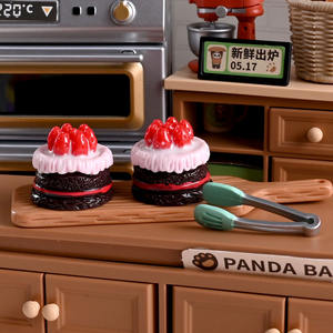 Miniature de gâteau à la crème aux fraises, modèle de nourriture miniature pour maison de poupée, en résine peinte à la main, accessoires artistiques pour la photographie - Product Image 6