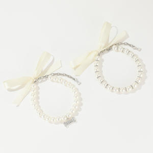 Weiße Katzen- und Hundehalsbänder mit Juwelen, Satin und Perlen-Strass-Anhängern in S/M/L Größen für Alle Jahreszeiten - Product Image 1