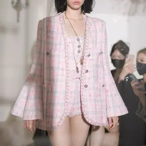 Design di nicchia rosa gonna all'americana abbigliamento da donna autunno nuovo cappotto stretto Sexy elegante tre pezzi Tweed tailleur da donna