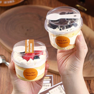 Gobelets à dessert en PET <span class=keywords><strong>de</strong></span> qualité alimentaire, écologiques, à faible MOQ, gobelets ronds jetables pour mousse et crème glacée avec couvercle et cuillère pour les fêtes - Product Image 4