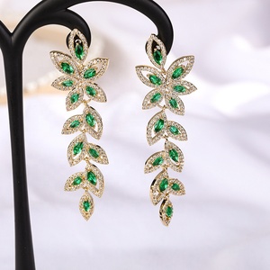 RAKOL EP2348 <span class=keywords><strong>Orecchini</strong></span> <span class=keywords><strong>Pendenti</strong></span> Vintage con Zirconia Cubica a Forma di <span class=keywords><strong>Foglia</strong></span>, Gioielli da Sposa alla Moda per Donne, Regalo per Matrimonio, Cena, Compleanno - Product Image 1