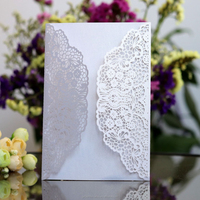 Tarjetas de Invitación con Diseño Floral Láser para Ritos de Pasaje