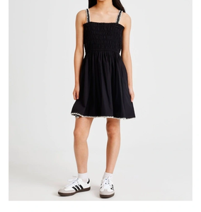 Encantador Vestido de Verano para Niñas Hecho con Tela de Algodón Suave que Ofrece un Estilo Decorativo y un Uso Cómodo para Todo el Día - Product Image 2