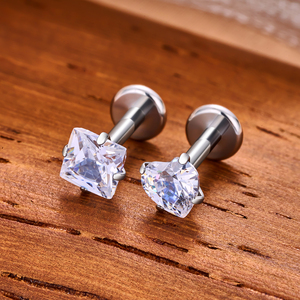 Orecchini a perno a forma di cuore quadrato in acciaio inossidabile 316L con zirconi CZ, piercing per labret e trago con filettatura interna, gioielli alla moda per il corpo - Product Image 3