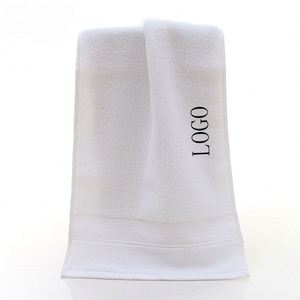 Toalla de Lujo Personalizada con Logotipo Bordado, Tejida con Alta Calidad, Ecológica, 100% Algodón, para Uso en Salón, Lavable a Máquina - Product Image 4