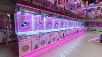 Machine à griffes HEROVR en promotion pour enfants, paiement par pièces/billets/cartes de crédit, écran tactile, capacité 360-600, certifiée CE