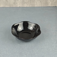 Service de table en céramique 24 pièces Bordure coupée Assiette noire Bol avec glaçure colorée Forme de fleur Service de table