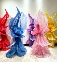 Fleur de pivoine géante en organza faite à la main et personnalisée avec support et ruban pour la décoration de mariage, d'événements et de fonds de scène à domicile