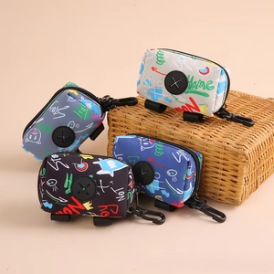 Dispensador de Bolsas para Excrementos de Perro, para Paseos al Aire Libre, con Monedero para Bolsas de Desechos, Logotipo Personalizable, Venta al Por Mayor - Product Image 1