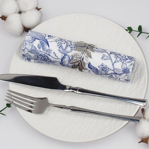 Serviettes de table bleues à fleurs, serviettes en papier toile bleu et blanc pour mariage, baby shower, fête du thé, fête de jardin, anniversaire - Product Image 5