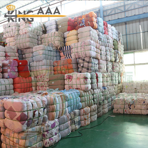 Lots de vêtements usagés mixtes en provenance directe d'usine, stock de vêtements d'occasion de qualité supérieure pour femmes, fournisseur de vêtements en gros - Product Image 3