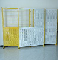 Clôture de sécurité industrielle en treillis soudé modulaire thermolaqué avec base lestée pour équipement industriel et écran de séparation