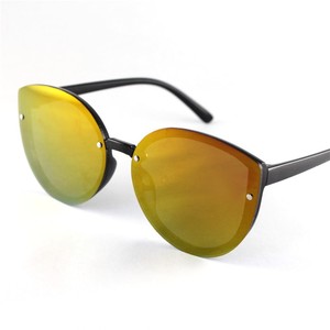 <span class=keywords><strong>Occhiali</strong></span> <span class=keywords><strong>da</strong></span> <span class=keywords><strong>Sole</strong></span> per Ragazze di Design con Montatura Rotonda in PC Blu, Rosso, Giallo, Grigio, Rosa e Lenti UV400 - Logo Personalizzato - Product Image 6