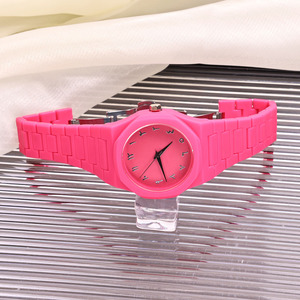 Orologio per <span class=keywords><strong>Uomo</strong></span> e <span class=keywords><strong>Donna</strong></span>, Vendita Calda, Orologio di Moda Araba, Bestseller nel Sud-Est Asiatico e Medio Oriente, Orologio al Quarzo in Plastica - Product Image 3