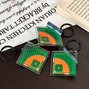 Llavero Colgante Personalizado de Acrílico con Diseño Creativo de Campo de Béisbol de Anime, Acabado Moderno para Mochila, Souvenir para Hombre y Mujer - Product Image 1