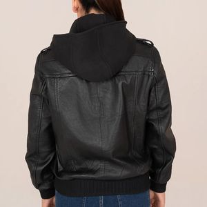 Chaqueta de Motociclista con Capucha Desmontable The Icon de Gilani para Mujer, Negra, de Cuero Genuino, Transpirable, con Cuello de Punto Acanalado - Product Image 3