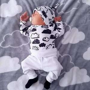 Conjuntos de Ropa para Bebés Niños y Niñas, Traje de Ropa para Bebés con Sudadera de Manga Larga con Nubes + Pantalones + Gorro, Conjunto de 3 Piezas para Recién Nacidos - Product Image 1