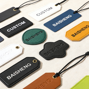 Étiquette personnalisée en cuir PU gaufré avec impression 3D en silicone, multi-formes, avec œillet en laiton pour collier et laisse d'habillement pour animaux de compagnie - Product Image 1