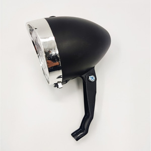 Luz Delantera para Bicicleta, Faro LED de Plástico Negro, Iluminación Nocturna, Alimentada por Batería - Product Image 2