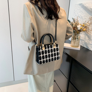 Nouveau sac à main en laine pour femme, tendance printemps-été, sac bandoulière polyvalent, petit sac à main - Product Image 5