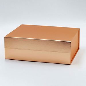 Boîtes cadeaux personnalisées en carton rose gold avec couvercle magnétique - Product Image 3