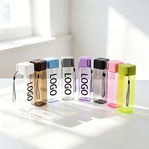 Bouteille d'eau carrée en plastique de 450 ml, matériau PC/PS, bouteille d'eau portable avec cordon, logo personnalisé, couleur transparente mate - Product Image 1