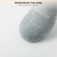 Chaussettes de sport en polyester personnalisées OEM, chaussettes athlétiques respirantes et rembourrées, chaussettes de basketball anti-usure pour hommes