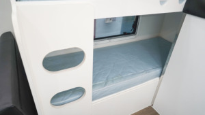 Remolque de Campamento Moderno Ligero de Fibra de Vidrio y Aluminio de 19 pies, Capacidad para 8 Personas, Carga Útil de 1.5T, Personalizable - Product Image 6