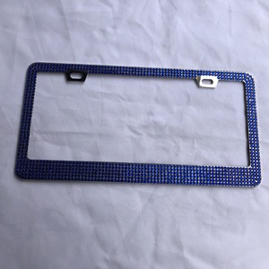 Cadre de plaque d'immatriculation en acier inoxydable incrusté de diamants, à trous carrés, type chaîne, spécifications américaines/canadiennes/américaines du Nord, avec strass en <span class=keywords><strong>cristal</strong></span> - Product Image 1
