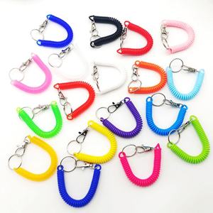 Porte-clés anti-perte en spirale avec cordon extensible et mousqueton pour poignet – Vente en gros - Product Image 4