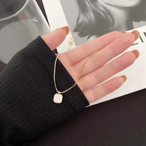 Nuevo Acero inoxidable Ins pequeña Concha cuadrada blanca madre de perla nicho moda Simple que no se desvanece collar de mejor amigo para mujer - Product Image 4