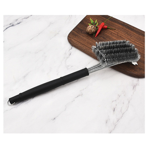 Nhà Sản Xuất Bán Buôn Thép Không Gỉ Nướng Bàn Chải Ba Đầu Mùa Xuân Nướng Bàn Chải Với <span class=keywords><strong>Scraper</strong></span> Cho BBQ Làm Sạch - Product Image 2