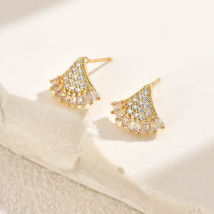 2025 femmes à la mode géométrique secteur forme Zircon boucles d'oreilles avec Simple cuivre goujons parfait anniversaire cadeau fines boucles d'oreilles - Product Image 4