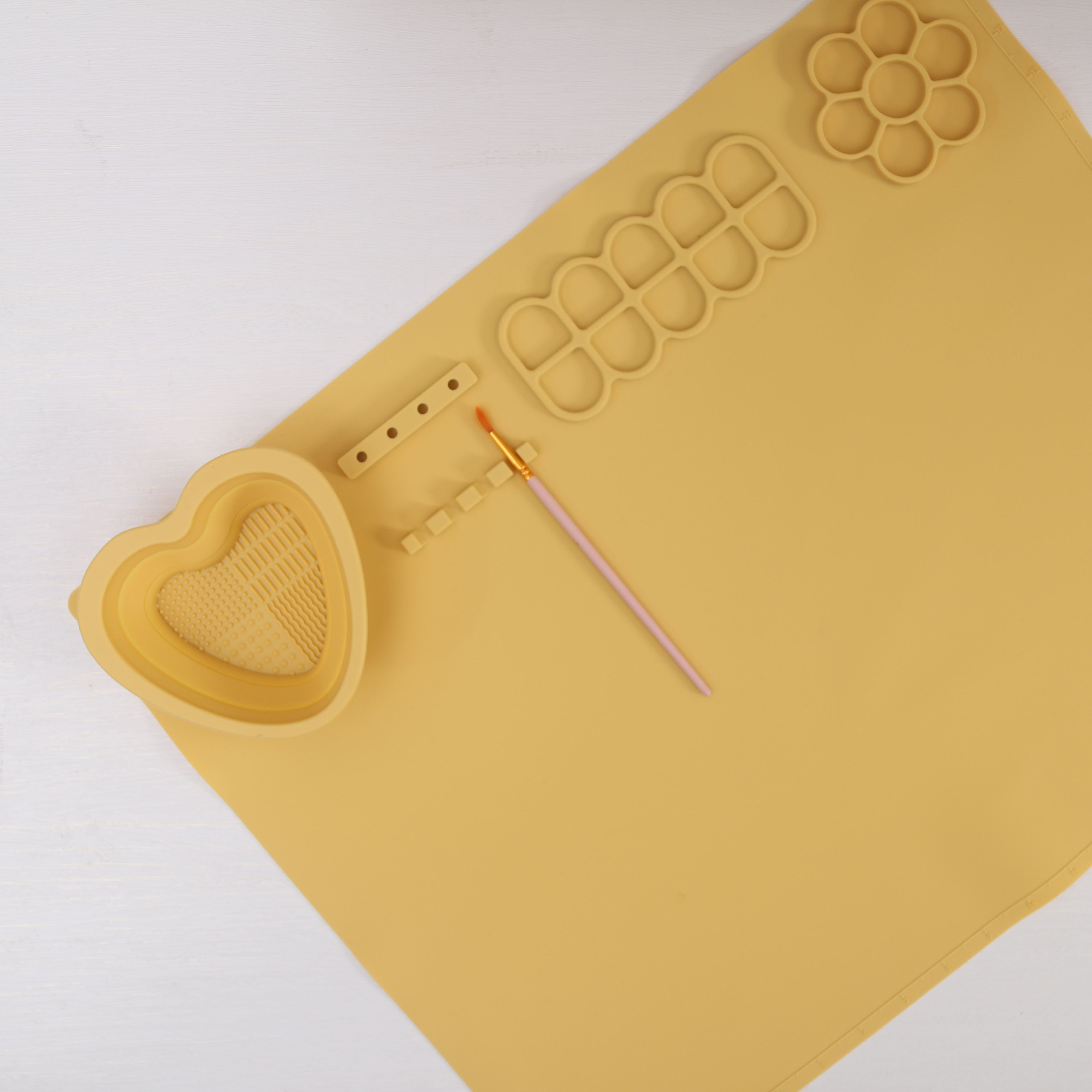 สีเหลือง