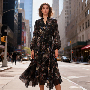 <span class=keywords><strong>Robe</strong></span> <span class=keywords><strong>longue</strong></span> en mousseline de soie <span class=keywords><strong>noire</strong></span> à imprimé floral pour femmes, fabriquée sur mesure, en polyester respirant, élégante et décontractée pour les vacances d'<span class=keywords><strong>été</strong></span> - Product Image 1