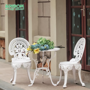 Set di Mobili da Esterno Sindom con <span class=keywords><strong>Tavolo</strong></span> Rotondo <span class=keywords><strong>e</strong></span> <span class=keywords><strong>Sedie</strong></span> in Alluminio, Design Europeo Unico - Product Image 1