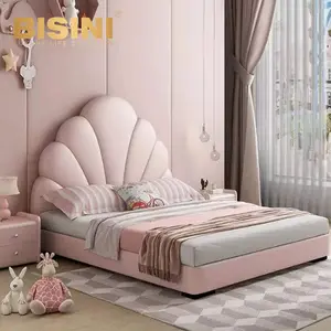 Кровать французская с лепестками
