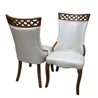 Chaise de salle à manger minimaliste faite à la main en bois massif avec siège en cuir pour la maison, le mobilier domestique et la vente en gros commerciale
