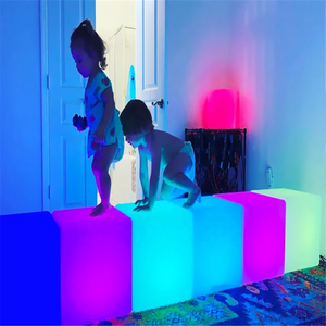 Sgabello Luminoso a LED 30cm Cubo RGB Pouf da Bar Giardino Cubi Illuminati Sedia - Product Image 5