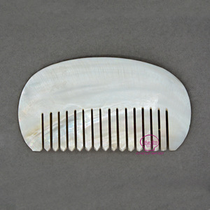 Juego <span class=keywords><strong>de</strong></span> regalo <span class=keywords><strong>de</strong></span> Peine <span class=keywords><strong>de</strong></span> pelo <span class=keywords><strong>de</strong></span> concha natural-peine <span class=keywords><strong>de</strong></span> masaje <span class=keywords><strong>de</strong></span> madre <span class=keywords><strong>de</strong></span> perla <span class=keywords><strong>para</strong></span> el cuidado del cabello y relajación <span class=keywords><strong>de</strong></span> las mujeres - Product Image 2